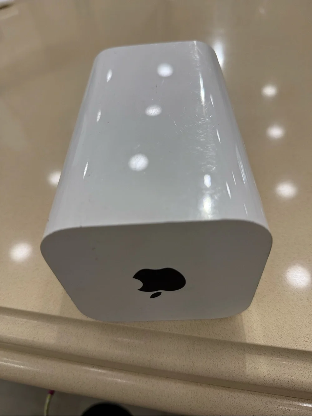 Apple White Tower Wireless Router with Multiple Ethernet Ports